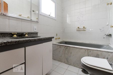 Casa para alugar com 174m², 3 quartos e 2 vagas Casa para alugar com 174m², 3 quartos e 2 vagasBanheiro Suite