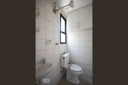 Apartamento à venda com 77m², 3 quartos e 2 vagasBanheiro de Serviço