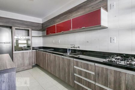 COZINHA de apartamento para alugar com 1 quarto, 70m² em Passo da Areia, Porto Alegre