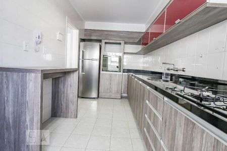 COZINHA de apartamento para alugar com 1 quarto, 70m² em Passo da Areia, Porto Alegre