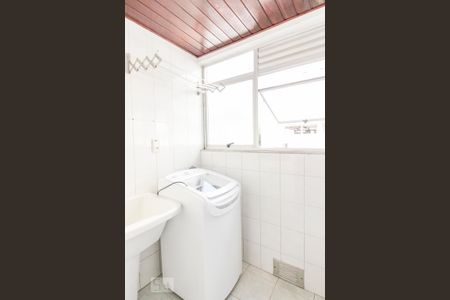 LAVANDERIA de apartamento para alugar com 1 quarto, 70m² em Passo da Areia, Porto Alegre