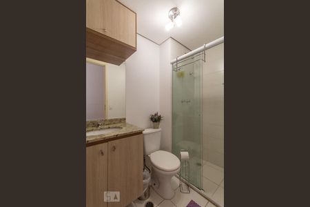 Banheiro de apartamento para alugar com 2 quartos, 49m² em Parque Reboucas, São Paulo