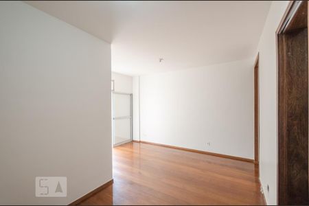 Sala de apartamento para alugar com 3 quartos, 90m² em Cidade Jardim, Belo Horizonte