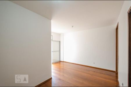 Sala de apartamento para alugar com 3 quartos, 90m² em Cidade Jardim, Belo Horizonte