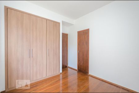 Apartamento para alugar com 90m², 3 quartos e 1 vaga Apartamento para alugar com 90m², 3 quartos e 1 vagaSuíte