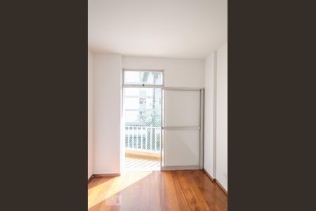 Sala de apartamento para alugar com 3 quartos, 90m² em Cidade Jardim, Belo Horizonte