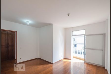 Sala de apartamento para alugar com 3 quartos, 90m² em Cidade Jardim, Belo Horizonte