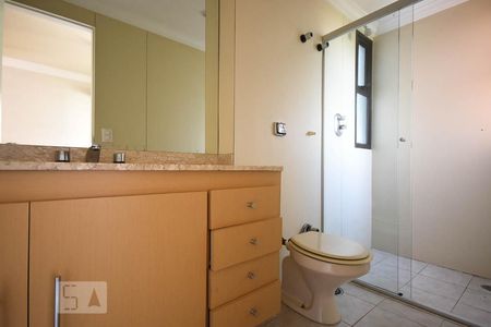 Apartamento para alugar com 167m², 3 quartos e 2 vagas Apartamento para alugar com 167m², 3 quartos e 2 vagasBanheiro Suíte 2