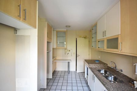 Apartamento para alugar com 167m², 3 quartos e 2 vagas Apartamento para alugar com 167m², 3 quartos e 2 vagasCozinha