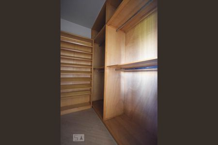 Apartamento para alugar com 167m², 3 quartos e 2 vagas Apartamento para alugar com 167m², 3 quartos e 2 vagasArmário da Suíte 3