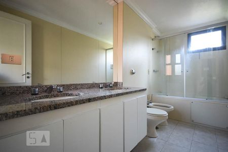 Apartamento para alugar com 167m², 3 quartos e 2 vagas Apartamento para alugar com 167m², 3 quartos e 2 vagasBanheiro Suíte 3