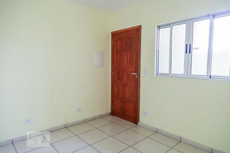 Sala de casa para alugar com 1 quarto, 60m² em Parque Guarani, São Paulo