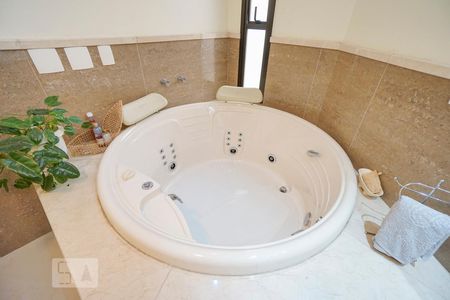 Casa à venda com 450m², 4 quartos e 6 vagas Casa à venda com 450m², 4 quartos e 6 vagasDetalhe banheiro suíte 4