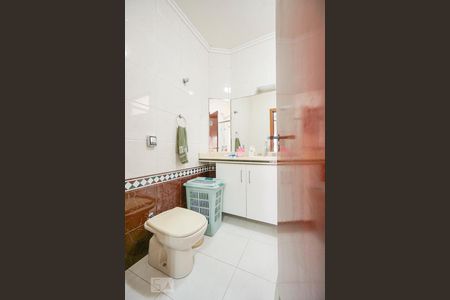 Casa à venda com 450m², 4 quartos e 6 vagas Casa à venda com 450m², 4 quartos e 6 vagasBanheiro suíte 1