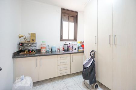 Casa à venda com 450m², 4 quartos e 6 vagas Casa à venda com 450m², 4 quartos e 6 vagasQuarto de serviço 1