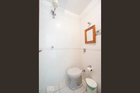 Casa à venda com 450m², 4 quartos e 6 vagas Casa à venda com 450m², 4 quartos e 6 vagasBanheiro de serviço 2