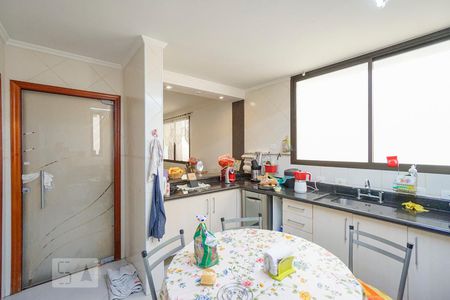 Casa à venda com 450m², 4 quartos e 6 vagas Casa à venda com 450m², 4 quartos e 6 vagasCozinha