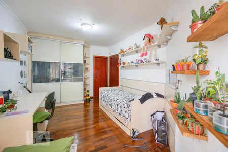 Casa à venda com 450m², 4 quartos e 6 vagas Casa à venda com 450m², 4 quartos e 6 vagasQuarto 3 suíte