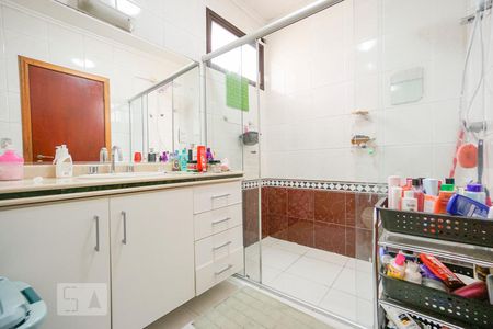 Casa à venda com 450m², 4 quartos e 6 vagas Casa à venda com 450m², 4 quartos e 6 vagasBanheiro suíte 1