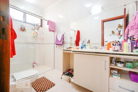 Casa à venda com 450m², 4 quartos e 6 vagas Casa à venda com 450m², 4 quartos e 6 vagasBanheiro suíte 3