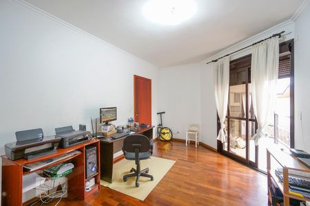 Casa à venda com 450m², 4 quartos e 6 vagas Casa à venda com 450m², 4 quartos e 6 vagasQuarto 1 suíte