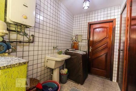 Casa de condomínio à venda com 360m², 5 quartos e 6 vagasÁrea de Serviço