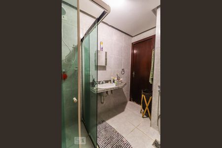 Casa de condomínio à venda com 360m², 5 quartos e 6 vagasBanheiro Quarto 2 - Suíte Canadense