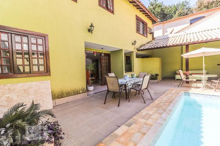 Casa de condomínio à venda com 360m², 5 quartos e 6 vagasÁrea Externa - Piscina