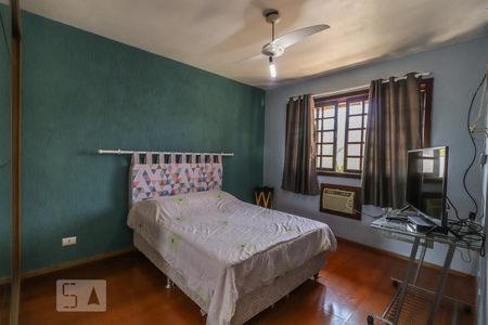 Casa de condomínio à venda com 360m², 5 quartos e 6 vagasQuarto 1
