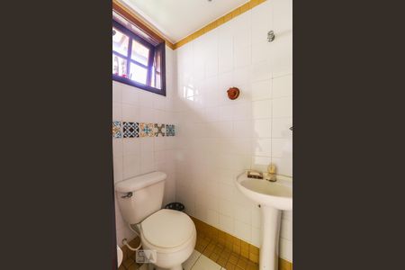 Casa de condomínio à venda com 360m², 5 quartos e 6 vagasÁrea Externa - Lavabo 