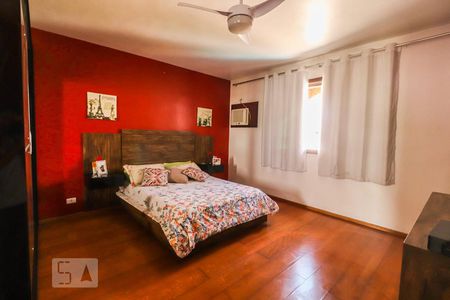 Casa de condomínio à venda com 360m², 5 quartos e 6 vagasQuarto 4 - Suíte