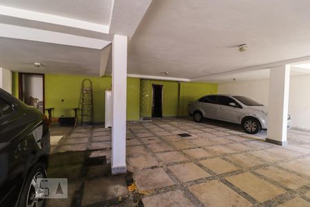 Casa de condomínio à venda com 360m², 5 quartos e 6 vagasGaragem