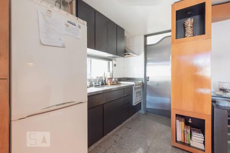 Cozinha de apartamento para alugar com 2 quartos, 73m² em Botafogo, Rio de Janeiro