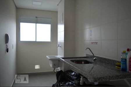 Cozinha e Área de Serviço de apartamento para alugar com 2 quartos, 48m² em Padroeira, Osasco