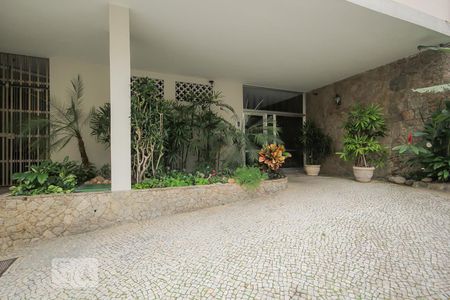 Apartamento para alugar com 152m², 4 quartos e 1 vaga Apartamento para alugar com 152m², 4 quartos e 1 vagaFachada