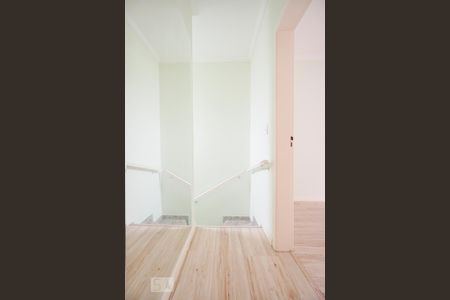 Casa de condomínio para alugar com 60m², 2 quartos e 1 vaga Casa de condomínio para alugar com 60m², 2 quartos e 1 vagaHall andar superior