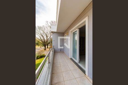 Casa à venda com 400m², 4 quartos e 2 vagas Casa à venda com 400m², 4 quartos e 2 vagasVaranda