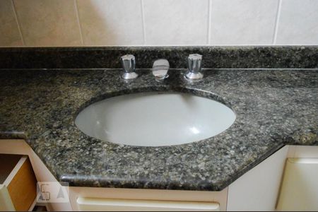 Pia da Suíte 1 de apartamento para alugar com 4 quartos, 160m² em Vila Osasco, Osasco