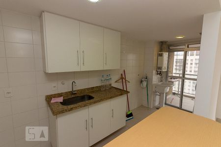 Apartamento para alugar com 73m², 2 quartos e 1 vaga Apartamento para alugar com 73m², 2 quartos e 1 vagaCozinha e Área de Serviço