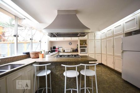 Casa para alugar com 890m², 5 quartos e 8 vagas Casa para alugar com 890m², 5 quartos e 8 vagasCozinha