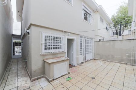 Casa à venda com 150m², 4 quartos e 3 vagas Casa à venda com 150m², 4 quartos e 3 vagasQuintal