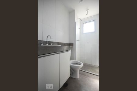 Banheiro de apartamento para alugar com 1 quarto, 37m² em Butantã, São Paulo