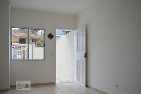 Sala de casa para alugar com 2 quartos, 123m² em Jardim Ester, São Paulo