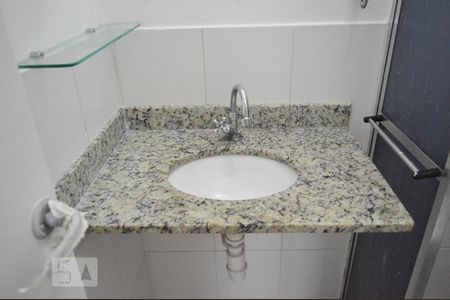 Pia de casa para alugar com 2 quartos, 123m² em Jardim Ester, São Paulo