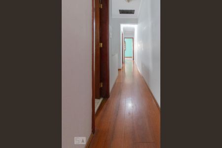 Casa à venda com 193m², 3 quartos e 2 vagasCorredor
