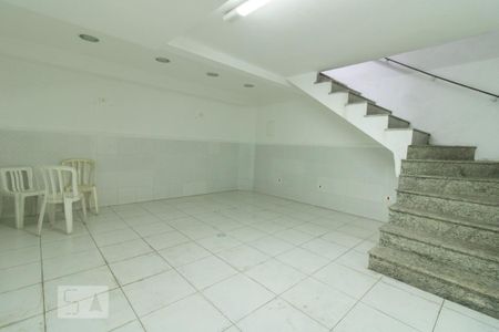 Casa à venda com 193m², 3 quartos e 2 vagasPorão