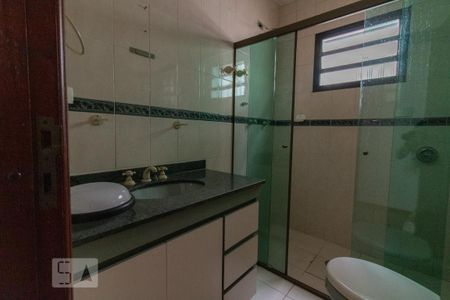 Casa à venda com 193m², 3 quartos e 2 vagasBanheiro