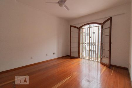 Suíte  de casa para alugar com 3 quartos, 193m² em Vila Mazzei, São Paulo