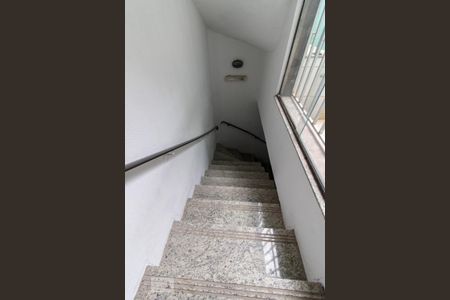 Casa à venda com 193m², 3 quartos e 2 vagasEscada