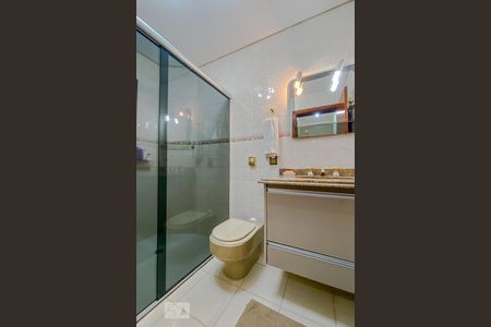 Apartamento para alugar com 130m², 3 quartos e 3 vagas Apartamento para alugar com 130m², 3 quartos e 3 vagasBanheiro da Suite